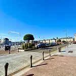Sur Le Port De Plaisance - Proche Et Centre *
