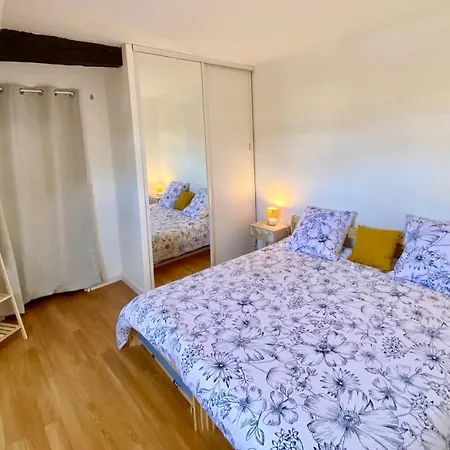 Sur Le Port De Plaisance - Proche Et Centre *