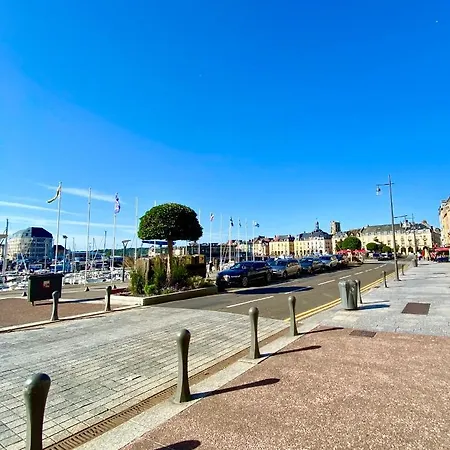 Sur Le Port De Plaisance - Proche Et Centre *