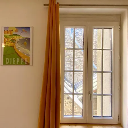 Sur Le Port De Plaisance - Proche Et Centre