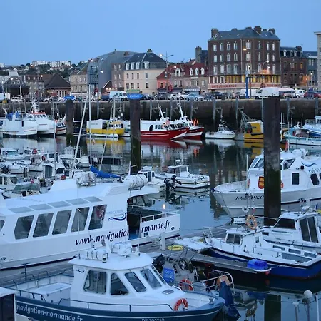 Sur Le Port De Plaisance - Proche Et Centre Appartement