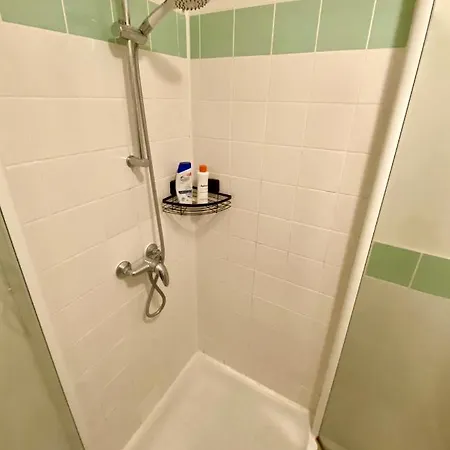 Sur Le Port De Plaisance - Proche Et Centre *